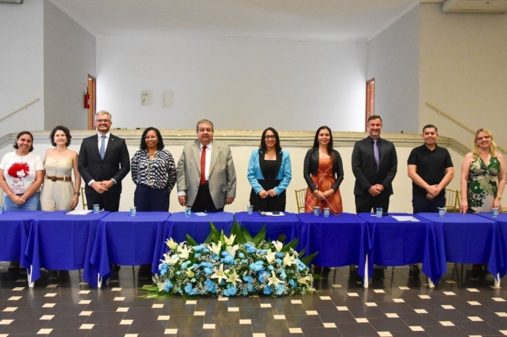 Encontro debate fortalecimento da rede de apoio à infância e juventude