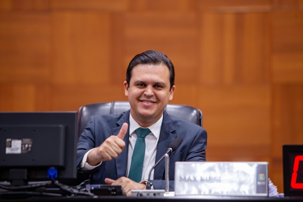 Deputado Thiago Silva destaca legado e parabeniza professores de Mato Grosso
