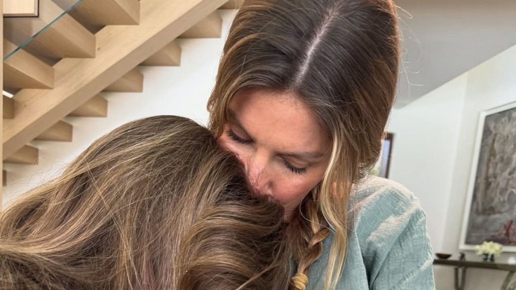Gisele Bündchen encanta ao mostrar filhos em momento fofo: ‘coisa mais preciosa’