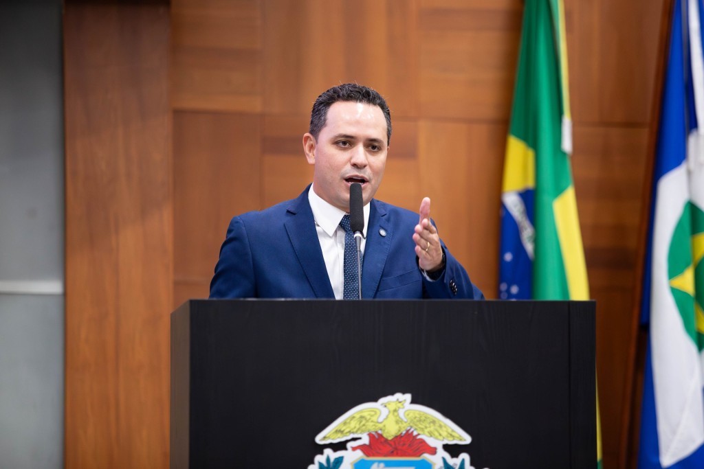 Deputado Diego Guimarães pede plano de ressarcimento a municípios afetados por rebaixamento de reservatório em Colíder